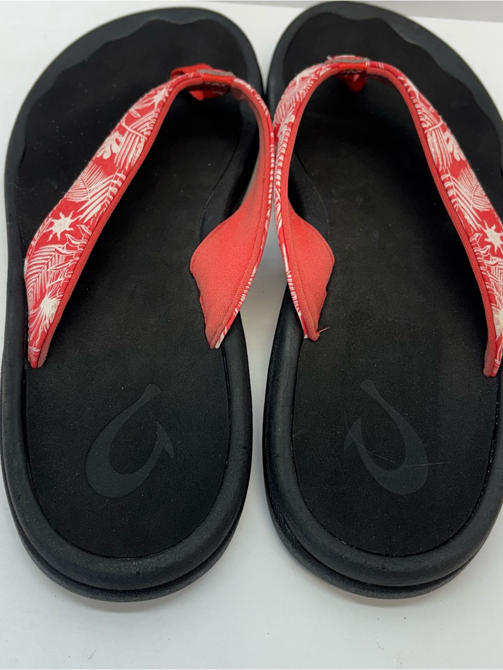 OluKai 'Ohana Women's Sandals Size 8.5 Lehua Flower Onyx Red Flip Flop Beach - Picture 5 of 7